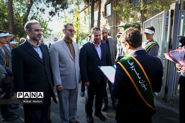 مراسم افتتاح طرح هر مدرسه یک نهالستان در دبیرستان ماندگار البرز