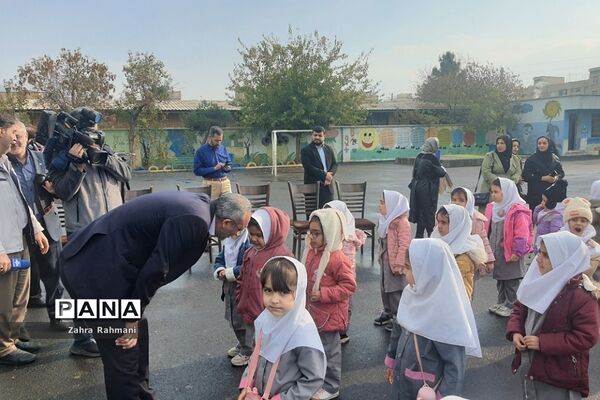 مراسم آشنایی با بیمه در دبستان توحید ناحیه یک شهرری