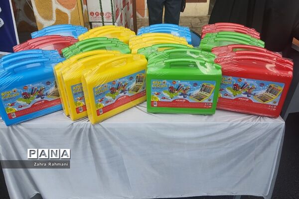مراسم آشنایی با بیمه در دبستان توحید ناحیه یک شهرری