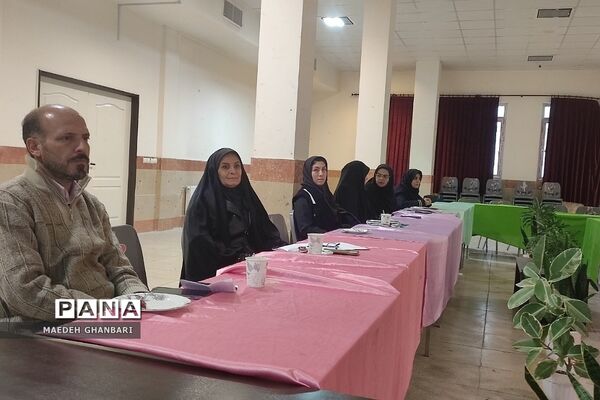 کارگاه توانمندسازی دبیران درس تفکر و سبک زندگی شهرستان پردیس در راستای تحقق طرح سپهر دانش و معرفت