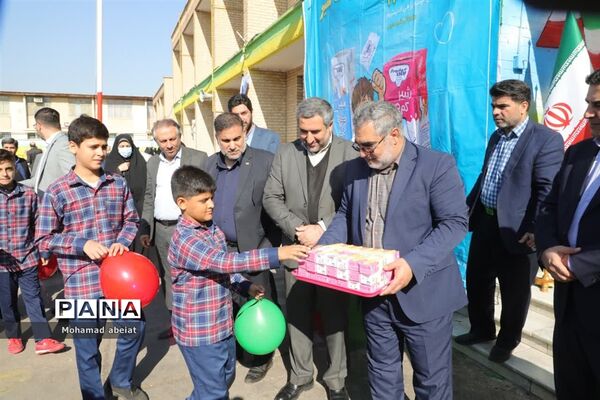 آغاز توزیع شیر رایگان در مدارس خوزستان