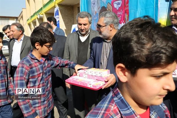 آغاز توزیع شیر رایگان در مدارس خوزستان