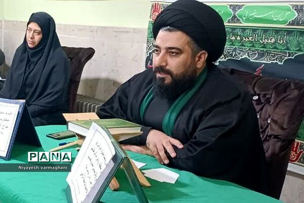 نشست صمیمی امام جمعه بخش رودهن با دانش‌آموزان دبیرستان دخترانه سادات رودهن