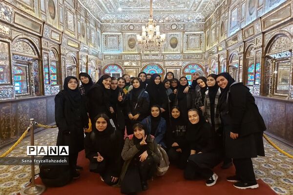 بازدید دانش‌آموزان از مجموعه تاریخی کاخ گلستان