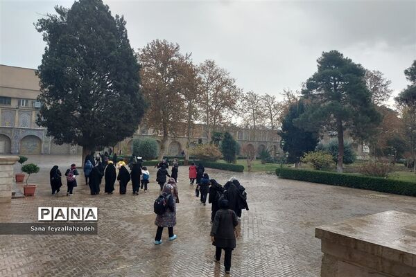 بازدید دانش‌آموزان از مجموعه تاریخی کاخ گلستان