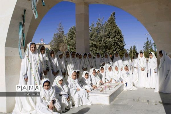 مراسم جشن تکلیف در مدارس آباده