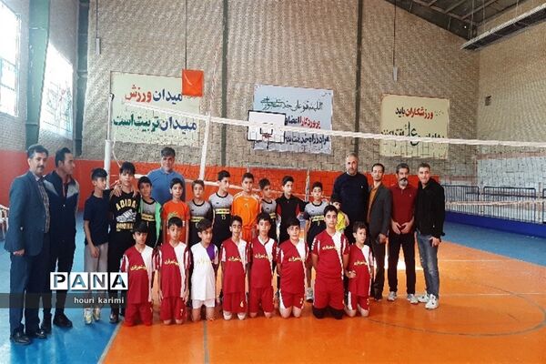 مسابقات مینی والیبال مقطع ابتدائی درشهرستان سملقان