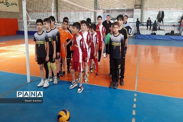 مسابقات مینی والیبال مقطع ابتدائی درشهرستان سملقان