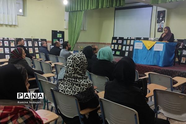 جلسات آموزش خانواده در هنرستان‌ مبتکران رودهن