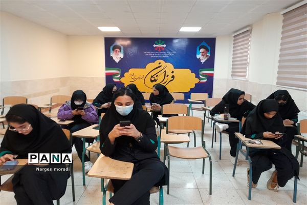 کارگاه آموزش خبرنویسی در دبیرستان فرزانگان استعداد درخشان ملارد