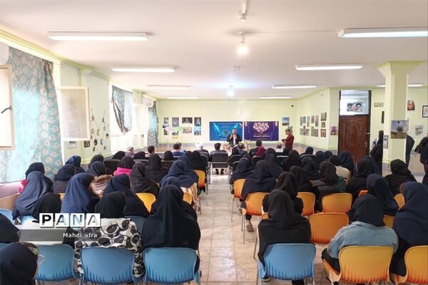 زنگ هفته پژوهش در هنرستان فرزانگان بهبهان