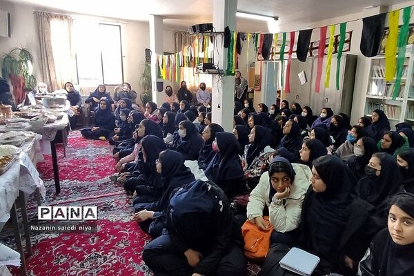 جشنواره غذاهای سنتی و محلی در دبیرستان دوده اول کوثر رودهن