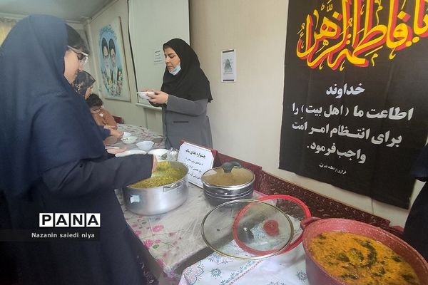 جشنواره غذاهای سنتی و محلی در دبیرستان دوده اول کوثر رودهن