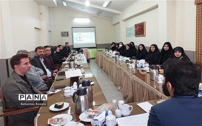 جلسه هم‌اندیشی مدیران کانون‌های فرهنگی و تربیتی شهرستان‌های تهران در پاکدشت /فیلم