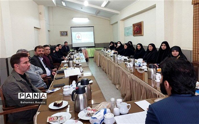 جلسه هم‌اندیشی مدیران کانون‌های فرهنگی و تربیتی شهرستان‌های تهران در پاکدشت /فیلم