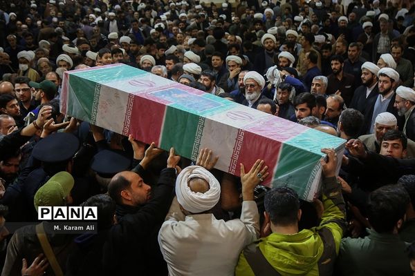 وداع با پیکر شهید مدافع حرم «علی آقاعبداللهی» در حرم حضرت معصومه(س)