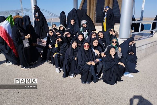 حضور دانش‌آموزان دبیرستان میعاد قم در اردوی راهیان‌نور