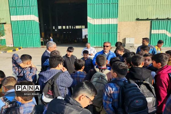 بازدید دانش‌آموزان از موسسه کشتی سازی شهید محلاتی بوشهر