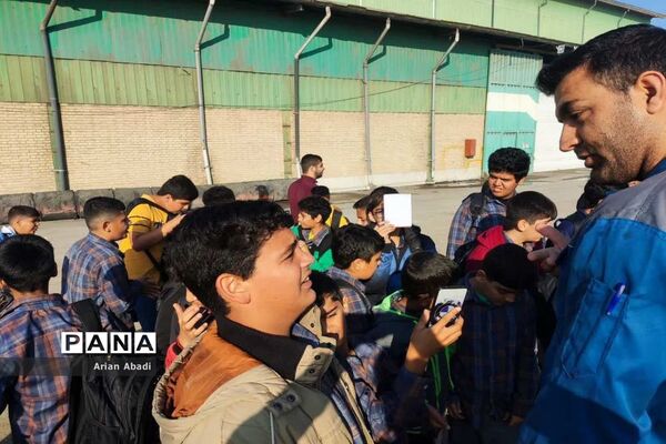 بازدید دانش‌آموزان از موسسه کشتی سازی شهید محلاتی بوشهر