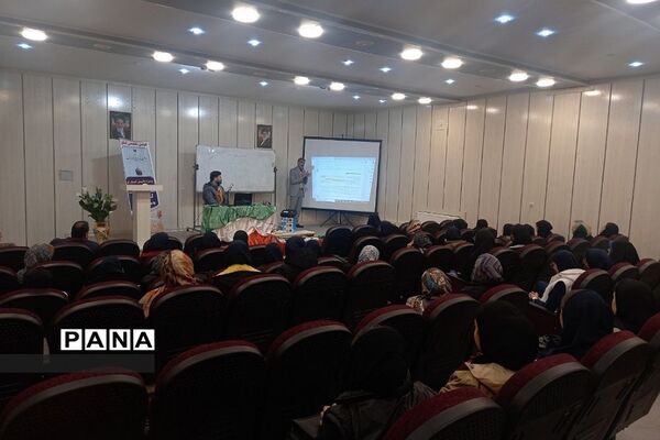همایش تخصصی کنکور در دبیرستان دوره دوم‌ آیت‌الله طالقانی رودهن