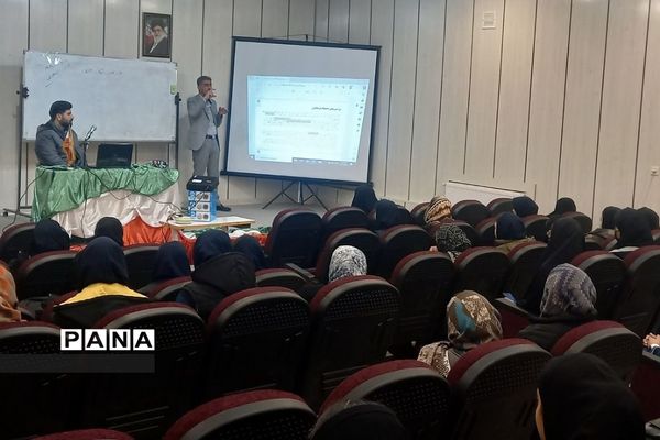 همایش تخصصی کنکور در دبیرستان دوره دوم‌ آیت‌الله طالقانی رودهن