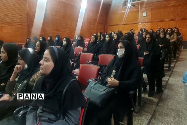 نشست توجیهی آموزشی رابطان مشاور شهرستان ورامین
