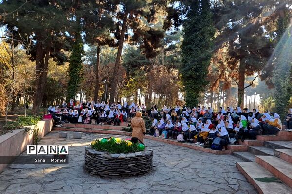 بازدید دانش‌آموزان از پارک ژوراسیک مشهد
