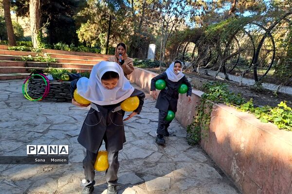 بازدید دانش‌آموزان از پارک ژوراسیک مشهد