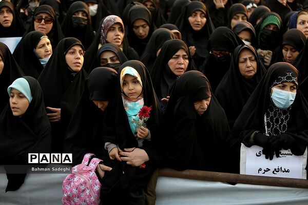 بدرقه ۹ شهید مدافع حرم در میدان امام حسین(ع)