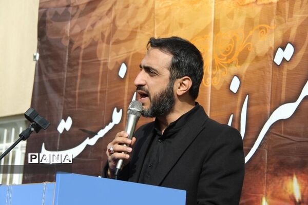 مراسم بدرقه  پیکرشهید مدافع حرم الیاس چگینی در دبیرستان شاهد کوثر
