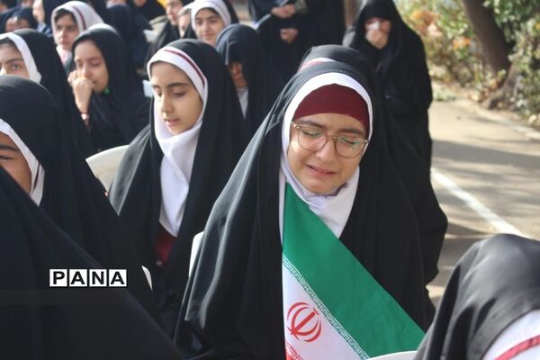 مراسم بدرقه  پیکرشهید مدافع حرم الیاس چگینی در دبیرستان شاهد کوثر