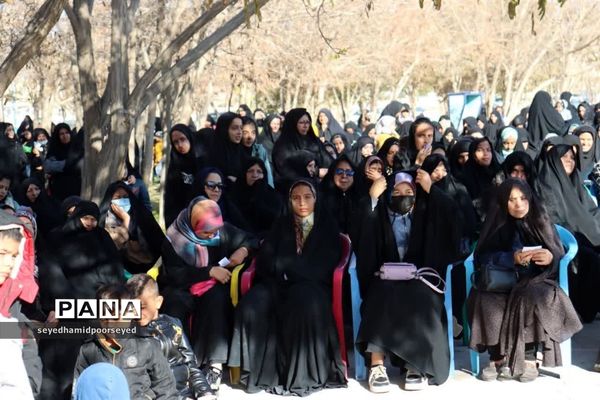 همایش بزرگ پیاده‌روی خانوادگی در مهردشت ابرکوه