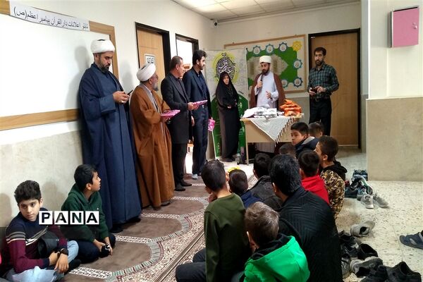 مراسم تجلیل از حافظان قرآن  در هفته‌ قرآن و عترت