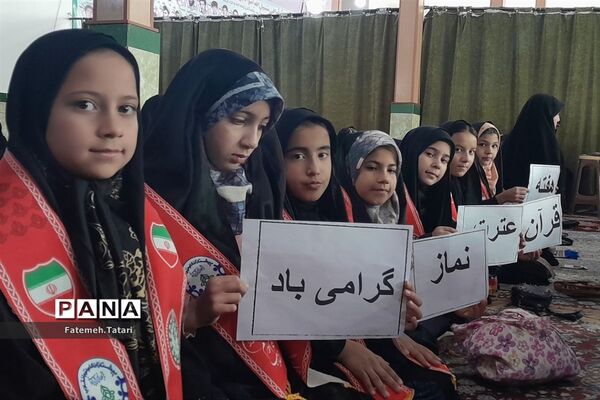 حضور فرهنگیان و دانش‌آموزان شهرستان بام و صفی‌آباد در نماز جمعه‌