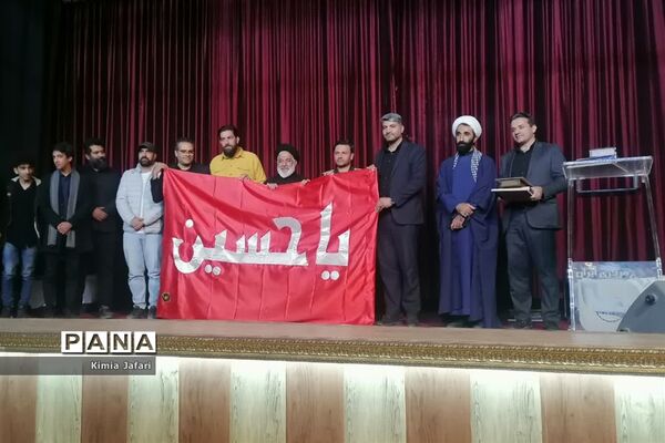 نشست اهالی هنر و رسانه شهرستان بافق با کارگردان و دیگر عوامل فیلم سینمایی اخت الرضا