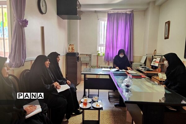 بازدید از روند انجام فعالیت‌های پرورشی مدارس شاهد و ایثارگر ناحیه یک شهرری