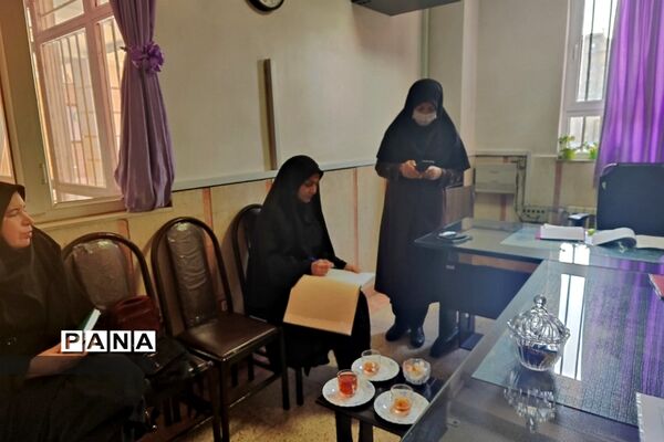بازدید از روند انجام فعالیت‌های پرورشی مدارس شاهد و ایثارگر ناحیه یک شهرری