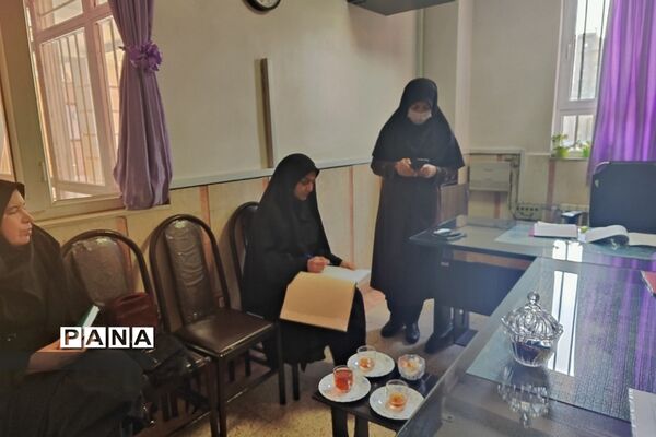 بازدید از روند انجام فعالیت‌های پرورشی مدارس شاهد و ایثارگر ناحیه یک شهرری