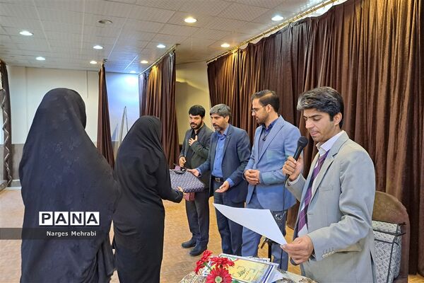 تشریح برنامه فراگیر پرورشی و لزوم جهاد تبیین در گردهمایی مدیران مدارس آباده
