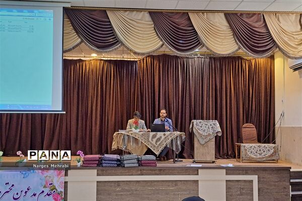 تشریح برنامه فراگیر پرورشی و لزوم جهاد تبیین در گردهمایی مدیران مدارس آباده