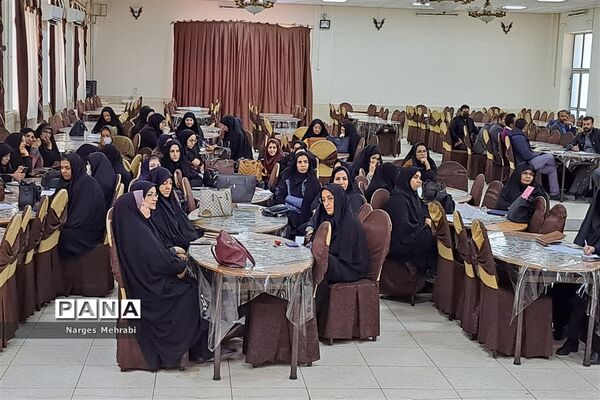 تشریح برنامه فراگیر پرورشی و لزوم جهاد تبیین در گردهمایی مدیران مدارس آباده
