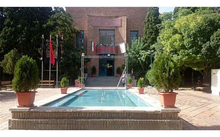 نمایشنامه‌خوانی «پنجره‌ای بر بادها» در تماشاخانه استاد انتظامی