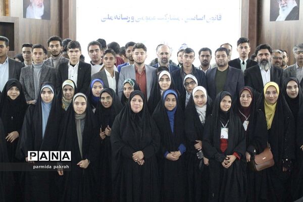 بازدید اعضای مجلس دانش‌آموزی از صدا و سیمای جمهوری اسلامی ایران