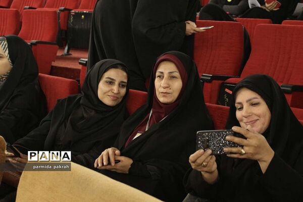 بازدید اعضای مجلس دانش‌آموزی از صدا و سیمای جمهوری اسلامی ایران
