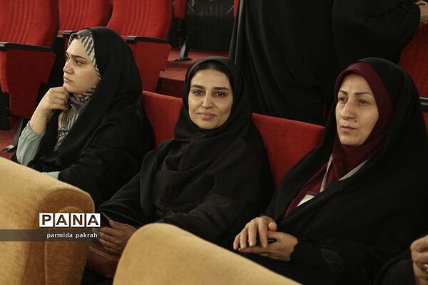 بازدید اعضای مجلس دانش‌آموزی از صدا و سیمای جمهوری اسلامی ایران