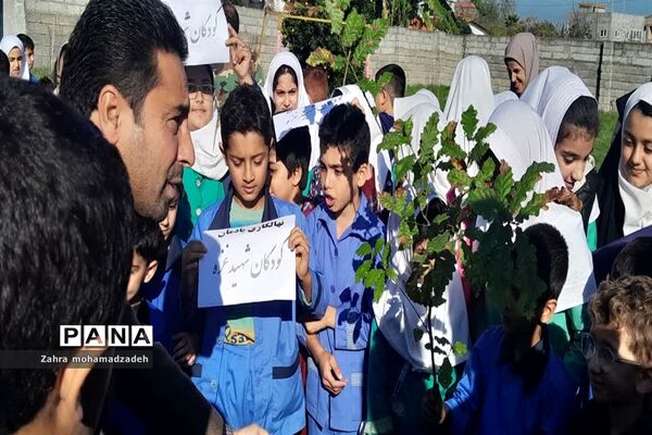 آغاز رسمی کاشت نهال به اسم کودکان غزه و پویش میرزا کوچک خان جنگلی در مدرسه وحدت اهلم