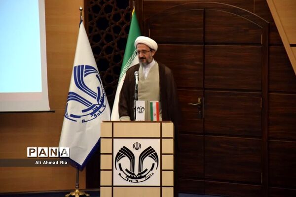 مراسم تجلیل از پژوهشگران و فناوران برتر استان قم
