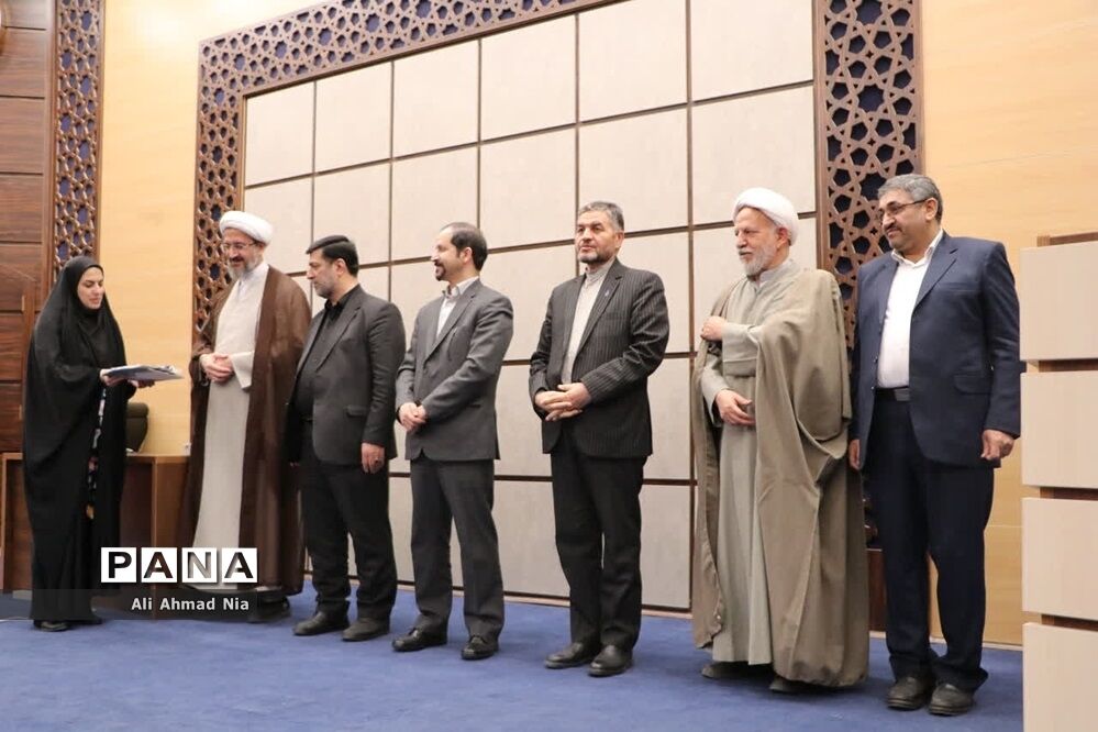 مراسم تجلیل از پژوهشگران و فناوران برتر استان قم