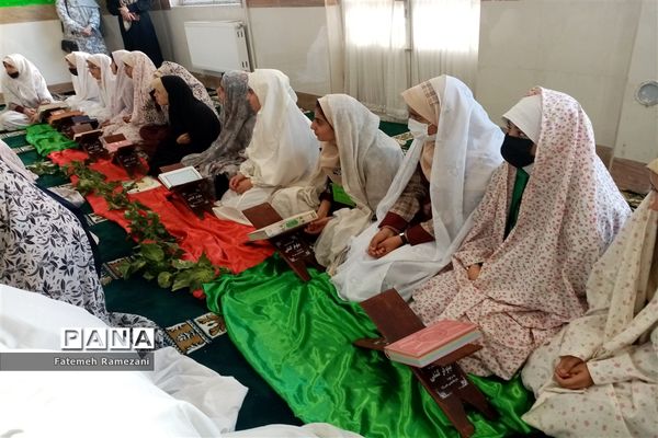 محفل انس با قرآن در دبستان ریحانه طهوریان ناحیه ۵