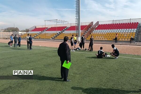مسابقات دو و میدانی دوره دوم متوسطه پسران مرحله منطقه‌ای در  ورامین